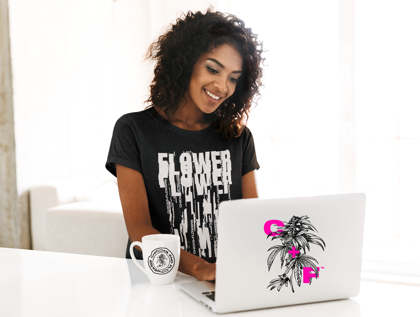 DISTORTED FLOWER T-SHIRT